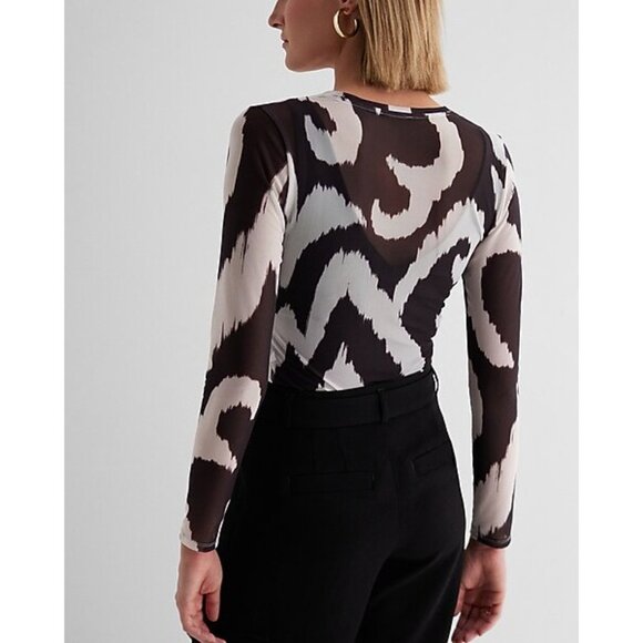 Express Fitted Mesh Printed Deep V-neck Bodysuit M - Picture 3 of 5